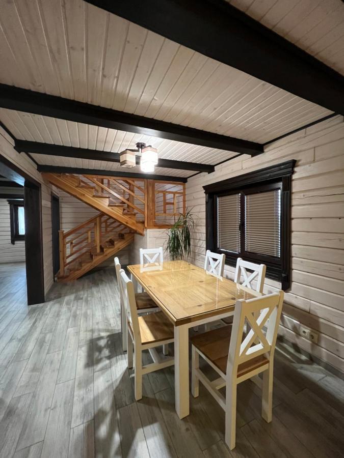 Villa Family House Truskavets Modrychi Ngoại thất bức ảnh